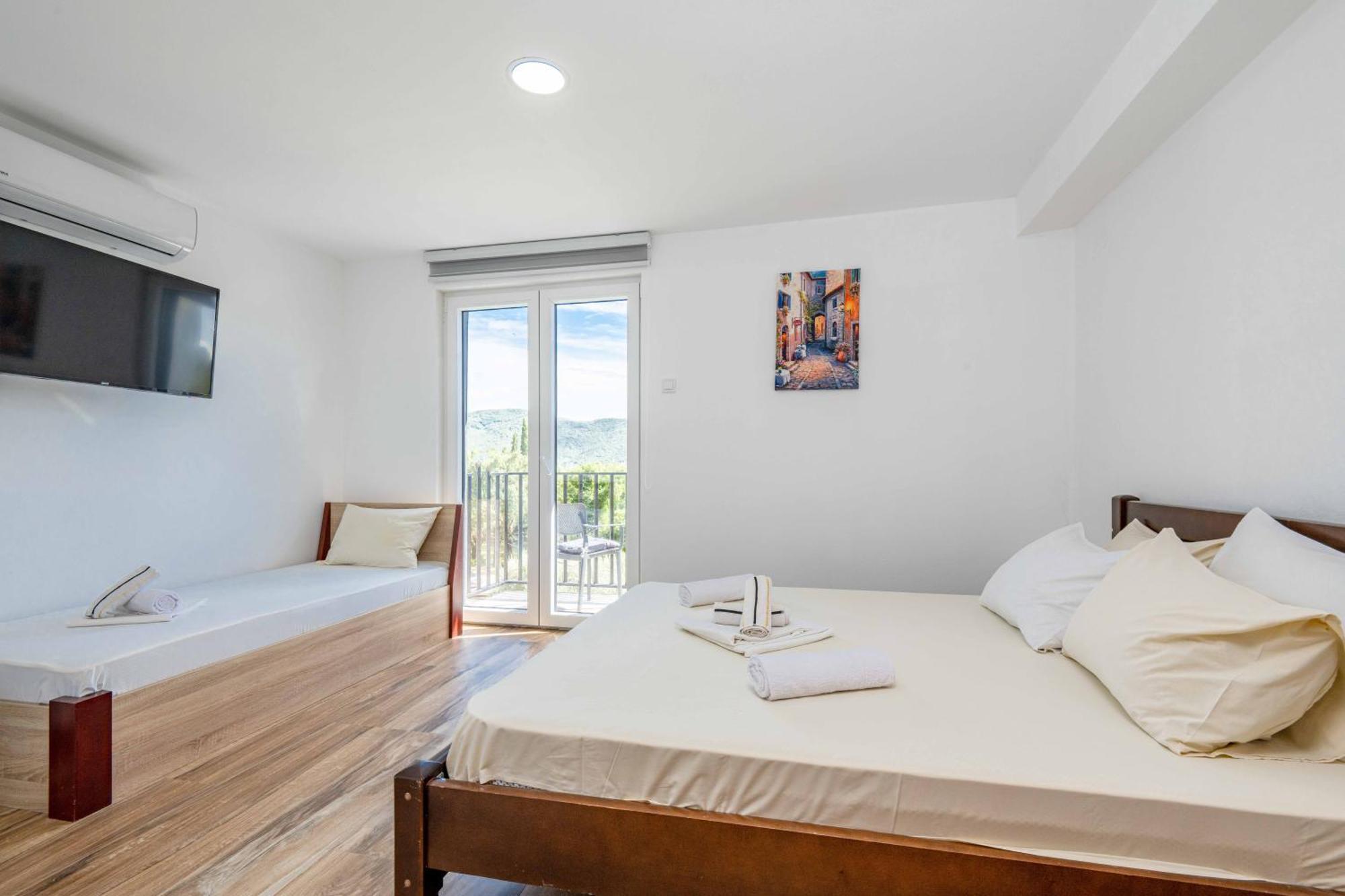 Sumice Inn Petrovac Exterior photo